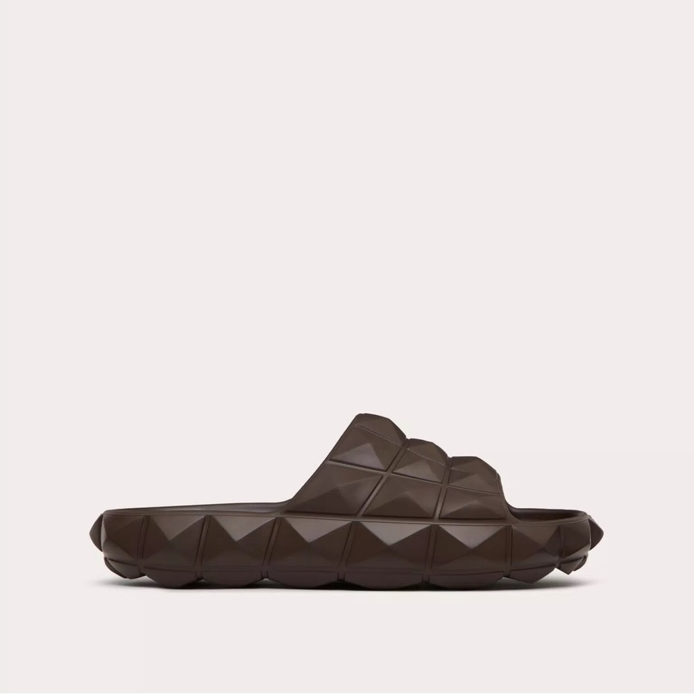 ROMAN STUD TURTLE SLIDE SANDAL IN RUBBER